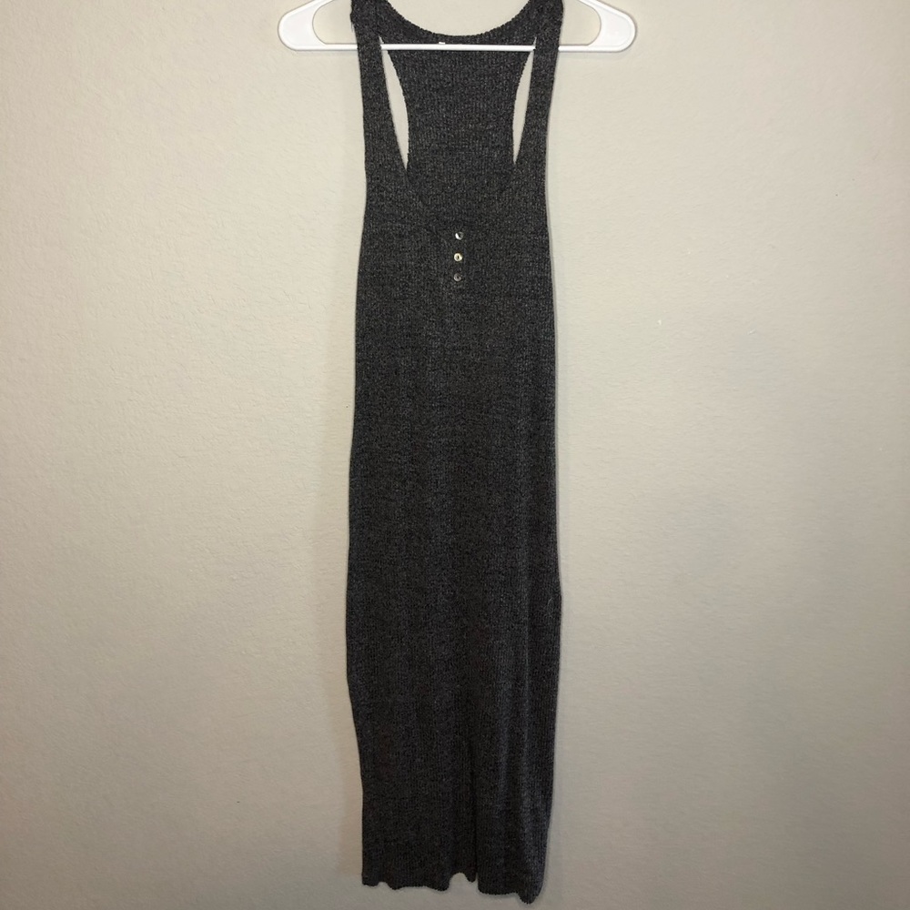 Super cute dark grey ribbed jersey dress!! Perfect for casual summer hangouts!